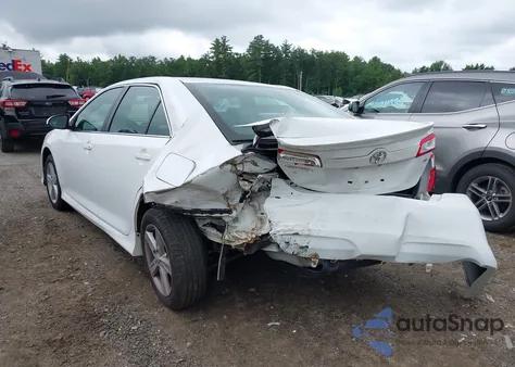 2014 Toyota Camry Se z USA, uszkodzony, nr VIN 4T1BF1FK3EU379075